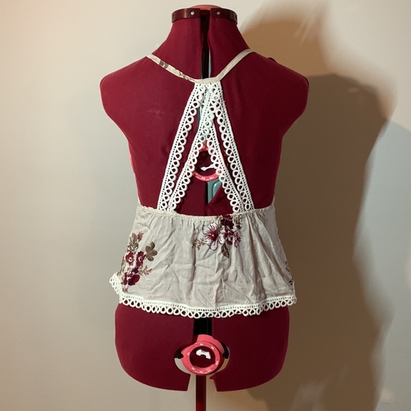 Pinkish/purplish tank with frills - Picture 2 of 3